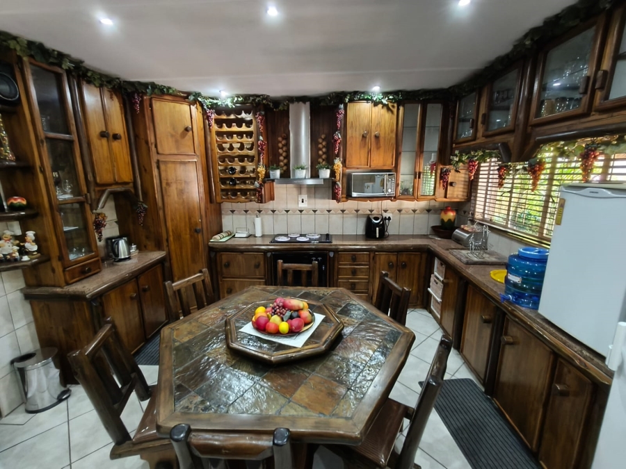 4 Bedroom Property for Sale in Safari Gardens North West